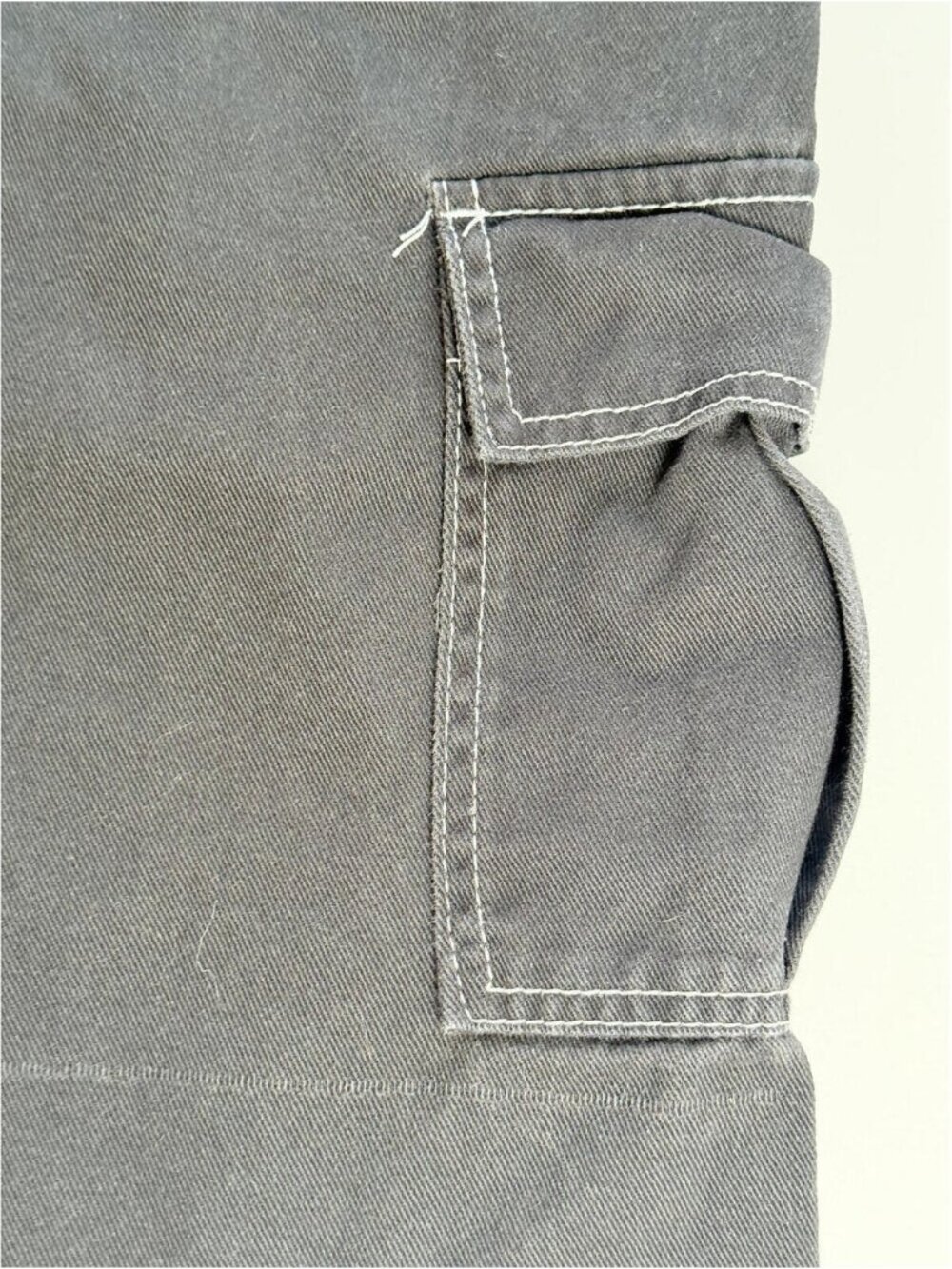 Vintage Refuge Cargo Shorts, Y2K Utility Shorts, Distressed Hem, Grunge 33" - Picture 4 of 7